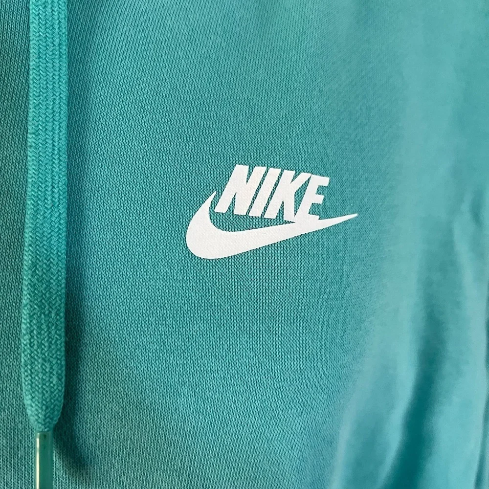 Nike Woman’s Teal Lightweight Pullover Athletic Hoodie Size Small